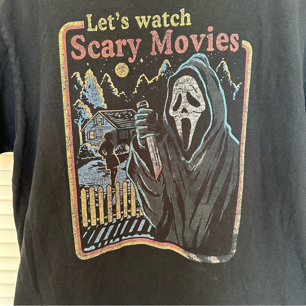 Ghostface Let’s Watch Scary Movies Tee Scream Horror Graphic Halloween T-Shirt - Picture 2 of 7
